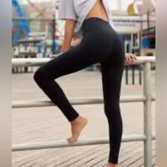 Aerie Offline Real Me Leggings Black Smocked Sides Size Small NWT - Picture 1 of 5